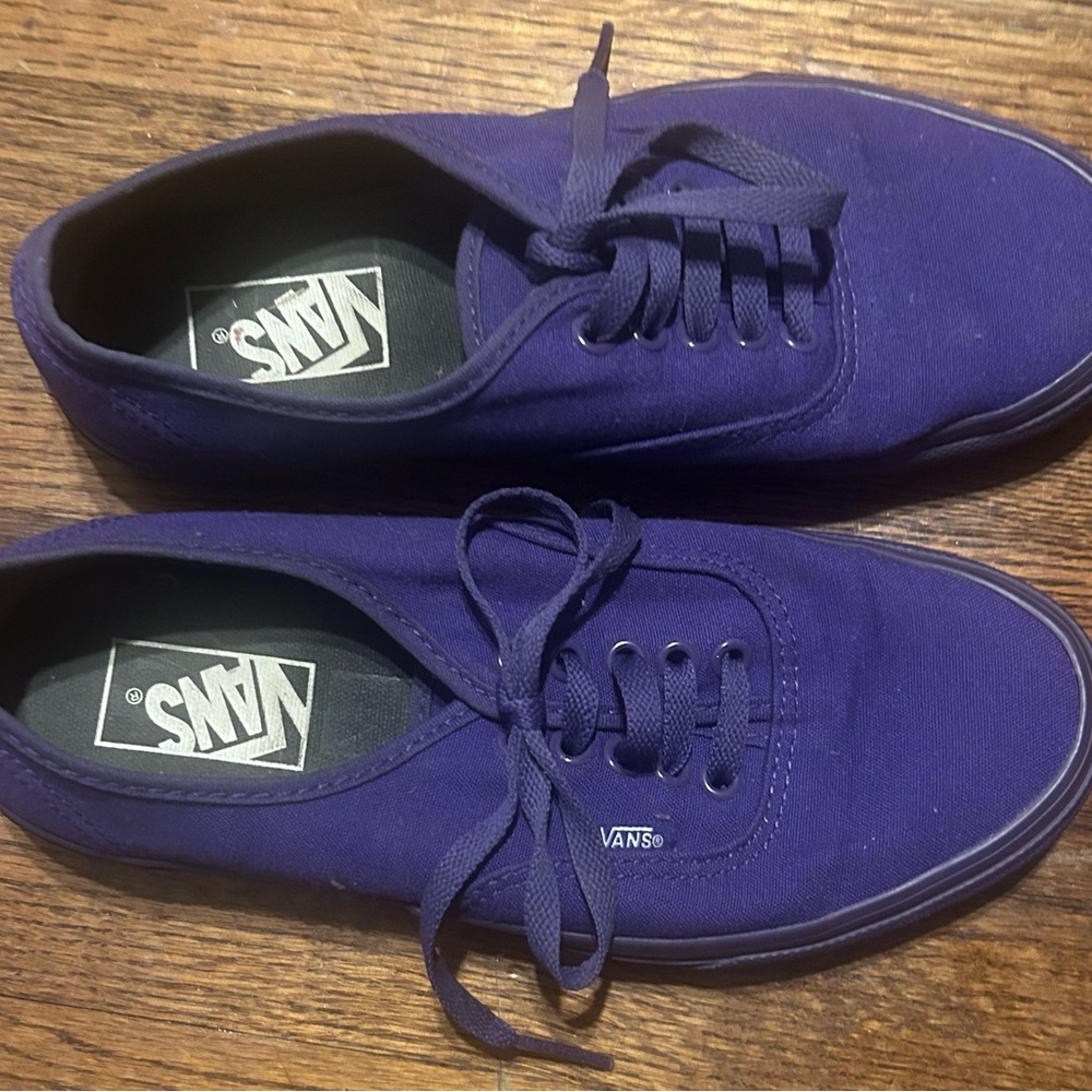 Women’s size 8 Vans